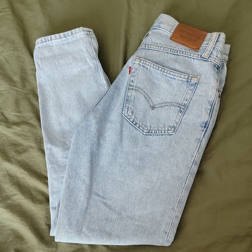 Levis 80s Mom Jeans